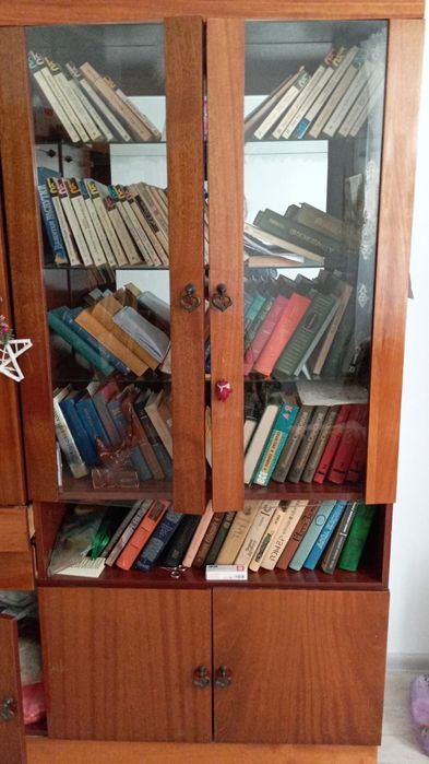 Продам книги: русская, зарубежная, казахская классика