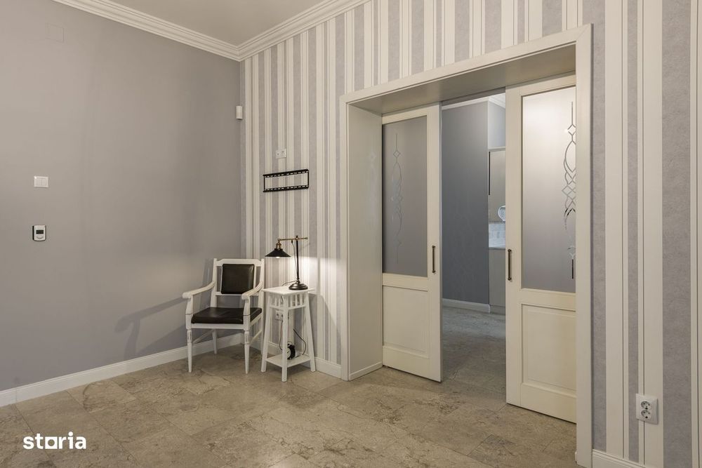 Apartament modern in vila, curte proprie, garaj, Centru