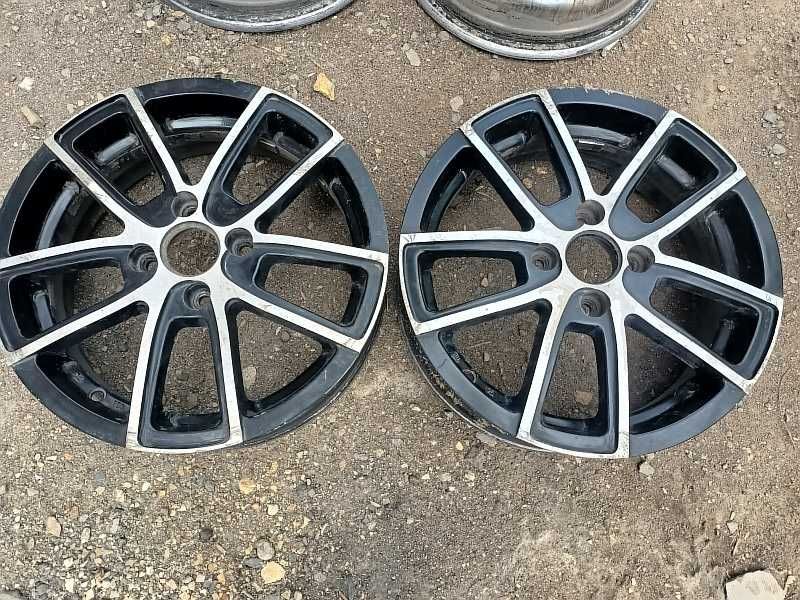 Продам два легкосплавных диска R15