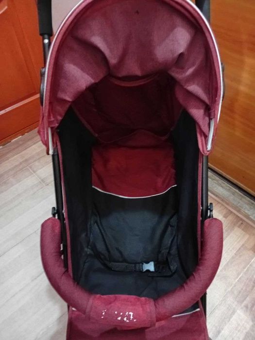 Продаётся детская коляска трость