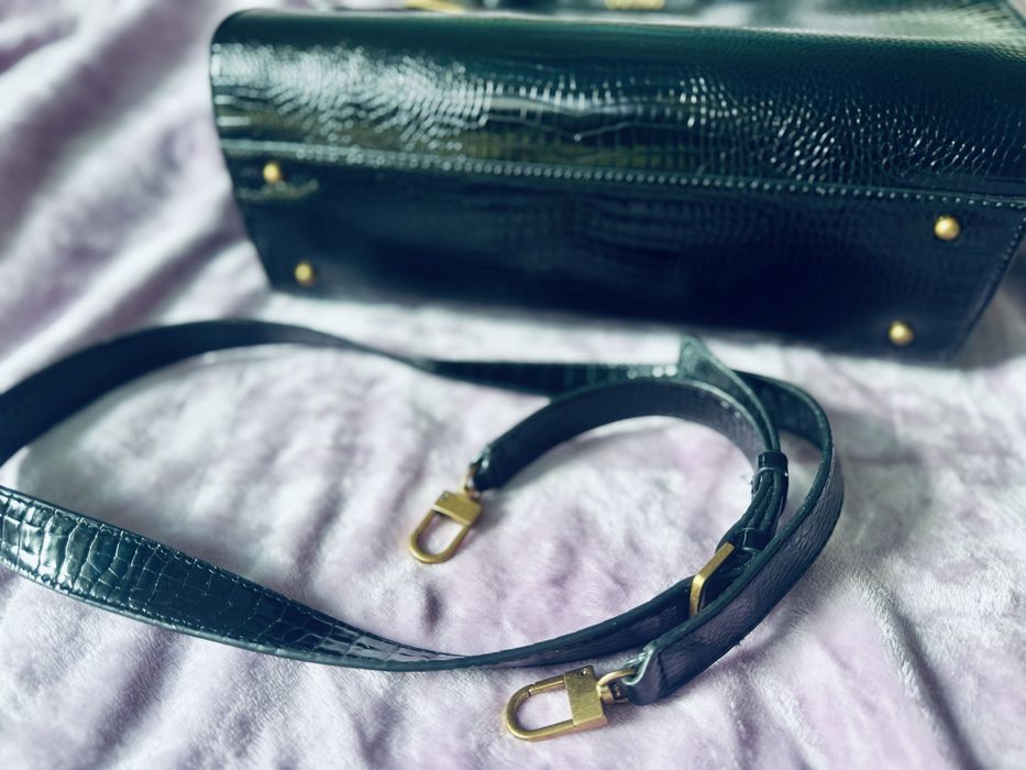 Дамска чанта GUESS