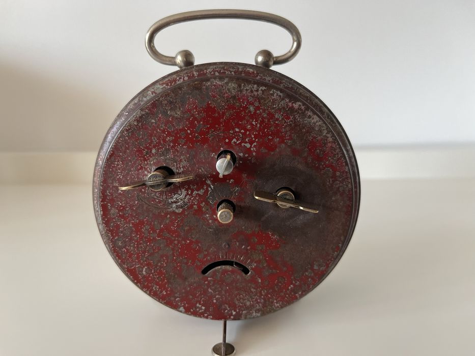 Стар немски будилник.