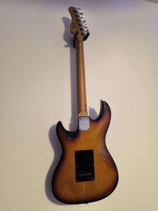 Chitară Electrică SIRE S7 by Larry Carlton + Accesorii
