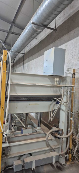 Топла преса ,, ORMA" за фурнир и врати