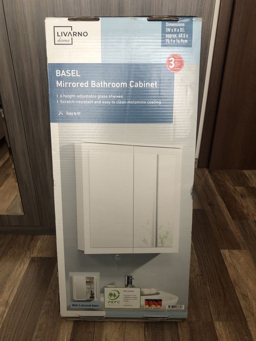 Шкаф с огледало за баня