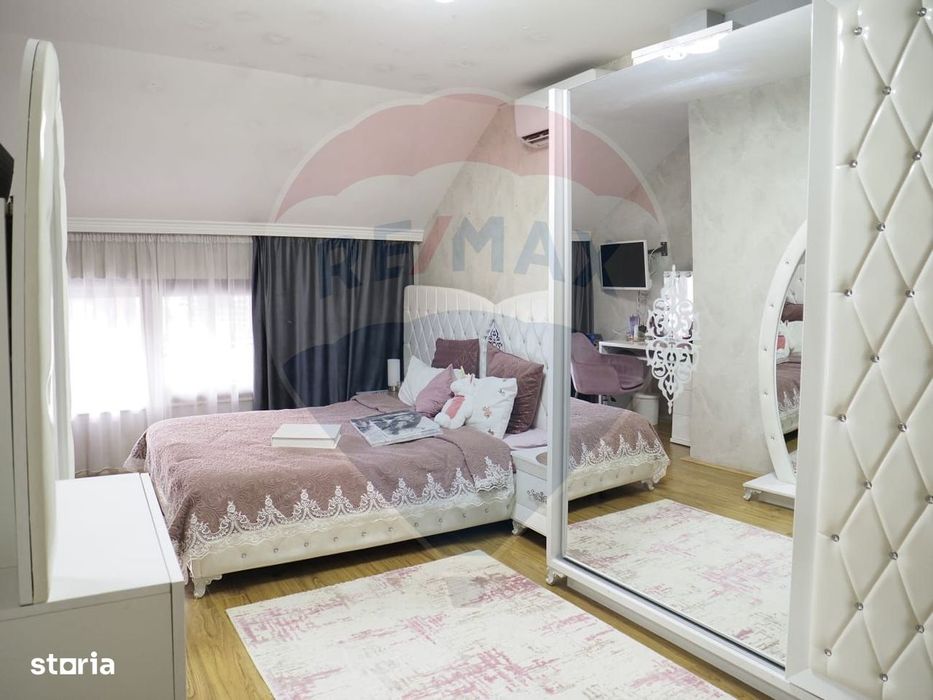 Casă / Vilă cu 9 camere de vânzare