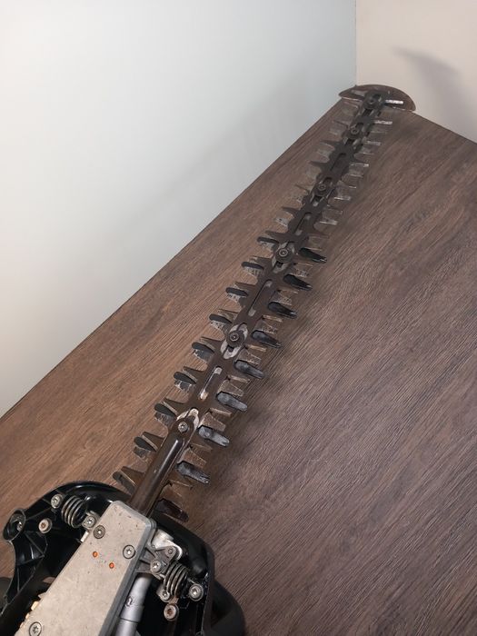 Vând Stihl HS 81R pentru gard viu