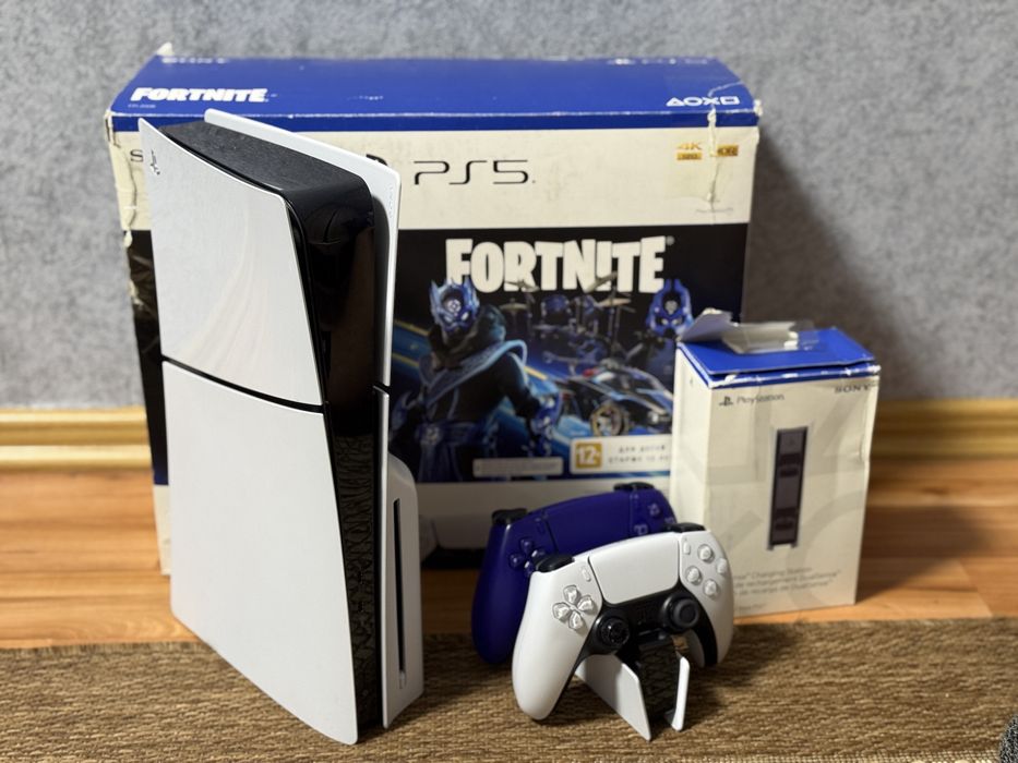 Playstation 5 Slim 1TB (с дисководом) 2 геймпада + док станция