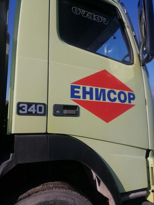 Бордови камион VOLVO FH12  с кран HIAB 092