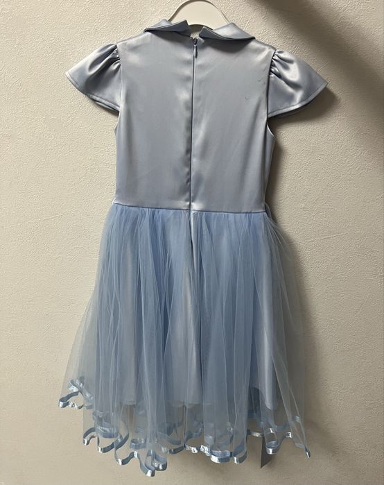 Платье на девочку 6-7 лет в хорошем состояний