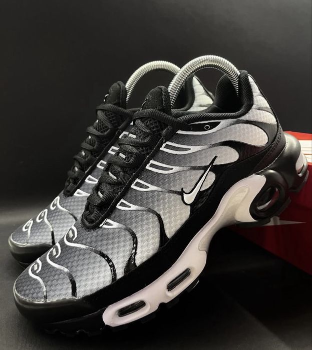 Nike Air Max Plus TN Black Silver  40,41,42,43,44,45