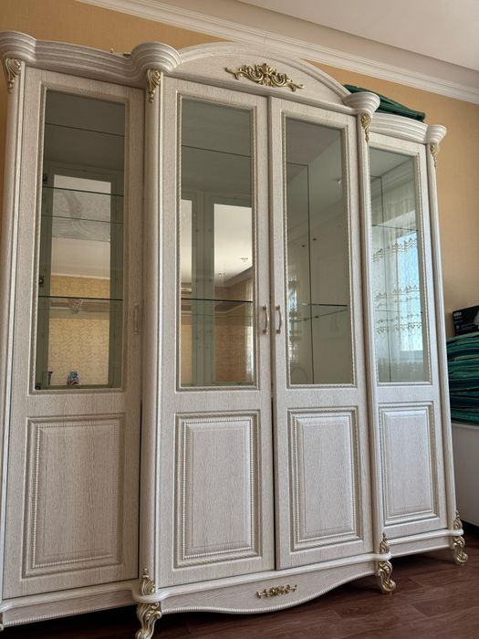 Сервант жаңа, күйі өте жақсы