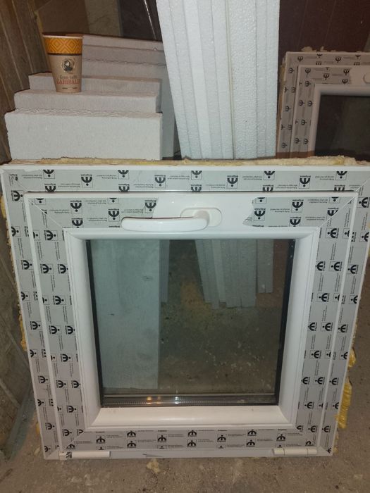 Капандура и бял pvc прозорец