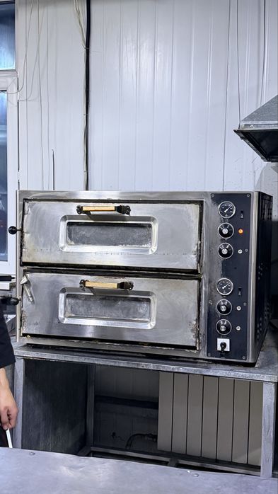 Диваны , вок , пицца печка