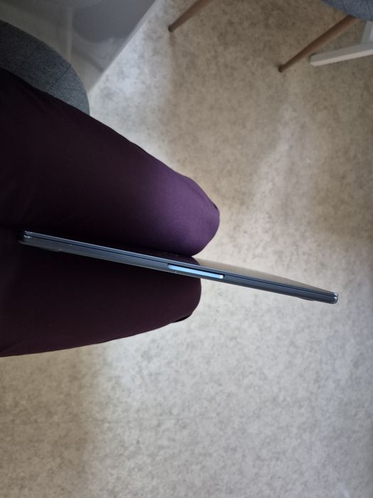 Macbook air m2 aproape nou