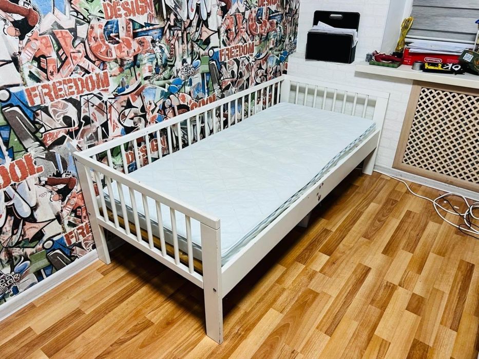 Детская кровать IKEA GULLIVER с матрасом