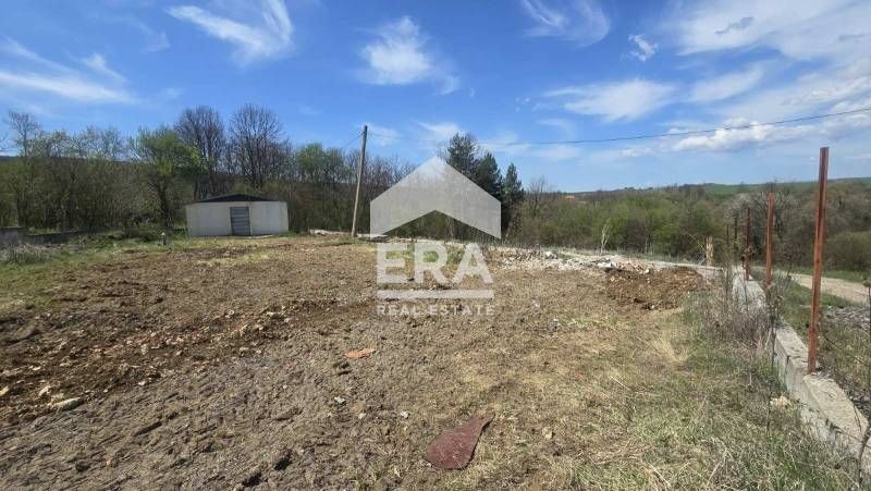 Ексклузивно! Ера Тера продава УПИ в с. Каленовци.