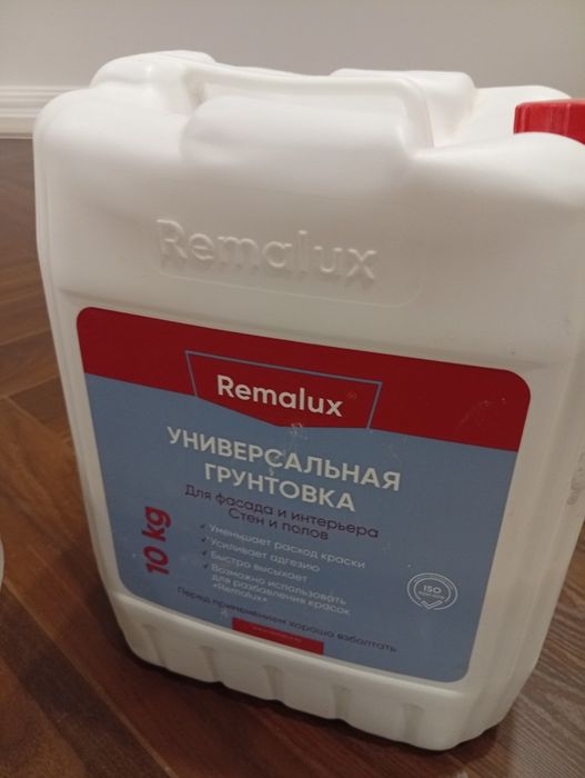 Краски для потолка и стен