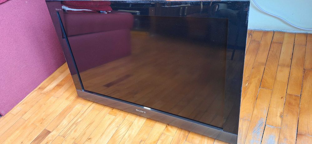 Продавам телевизор SONY BRAVIA, модел KDL-32EX402