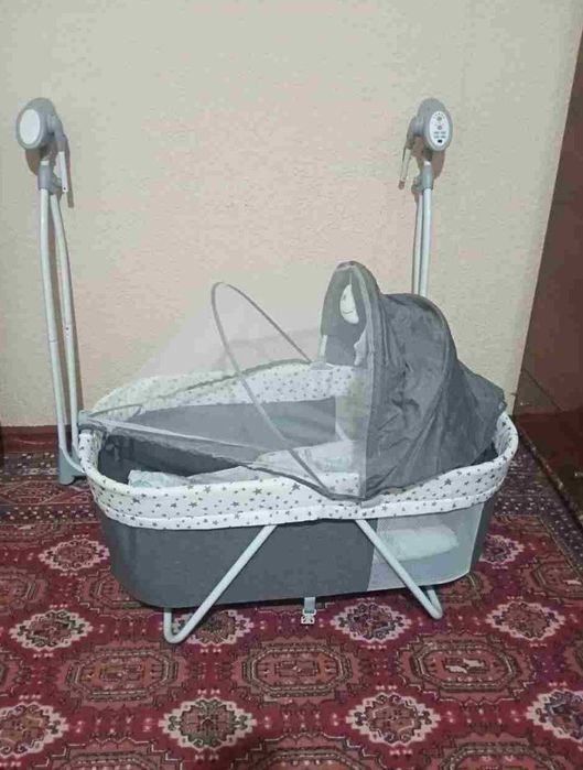 Bolalar elektronniy belanchagi. Pult bilan boshqariladigan.