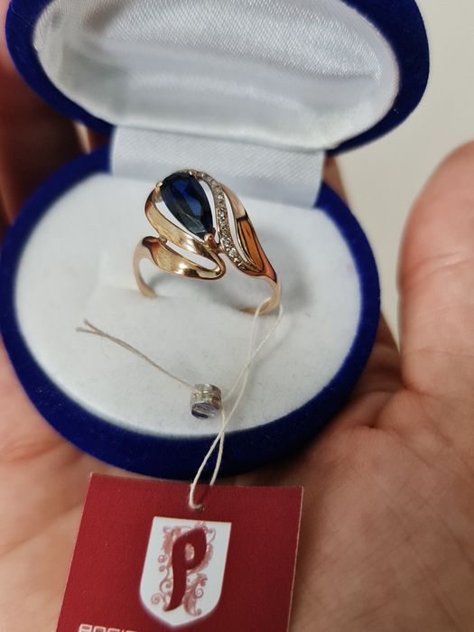 Золотое сапфировое кольцо 585 пробы 18 размер