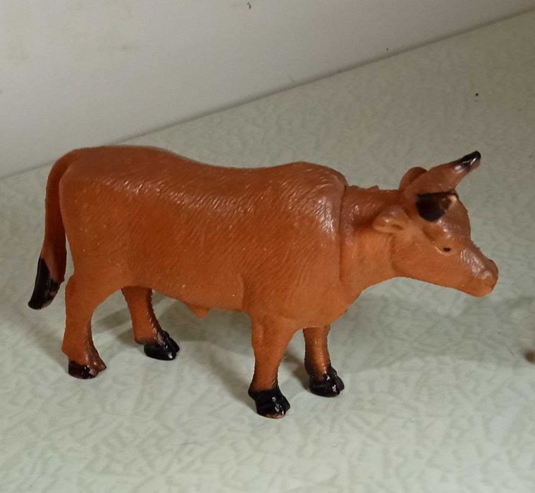 Продам. Коллекционную игрушку . Бык.