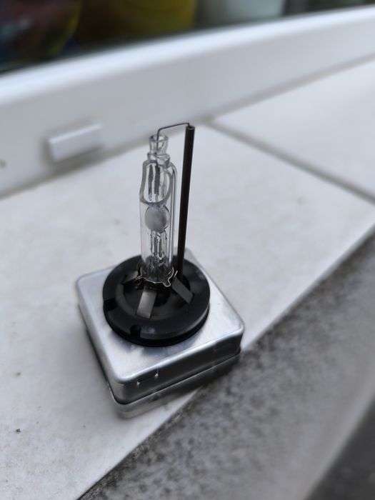 Vând xenox D1S 35w