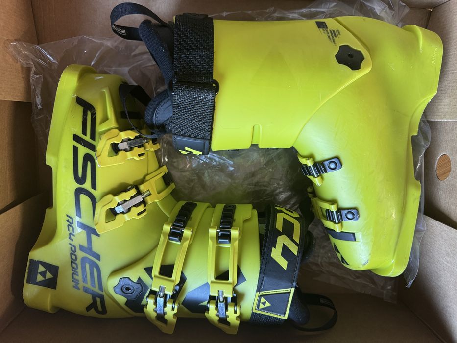 Vand schiuri RC4 RCS JR M/O 140 si clapari Fischer RC4 PODIUM 70