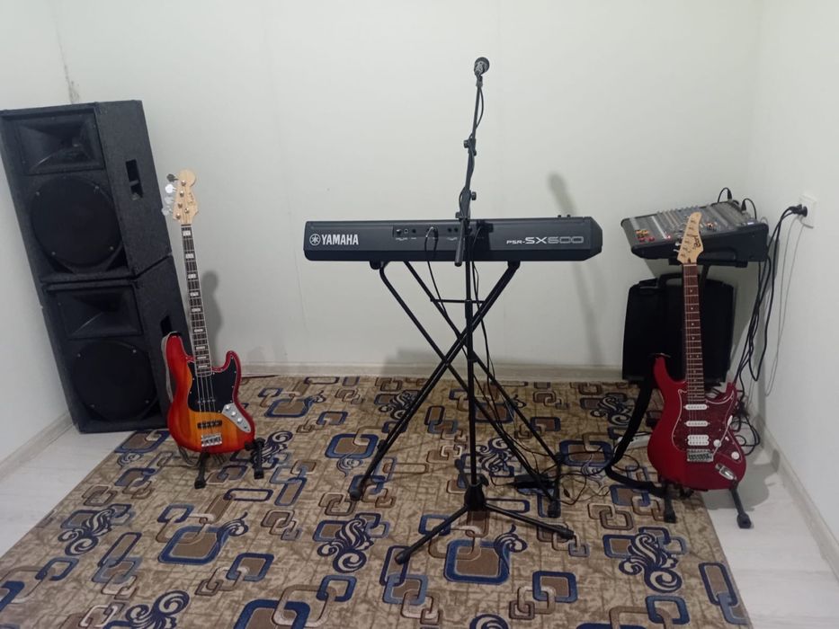 гитара,бас гитара, синтезатор