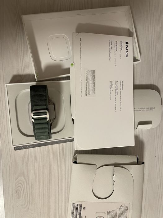 Apple Watch Ultra 49mm Titanium Green Alpine Loop L