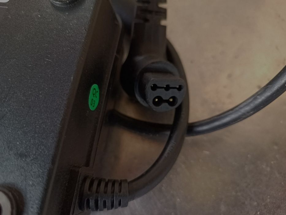 Încărcător bicicleta electrica Giant