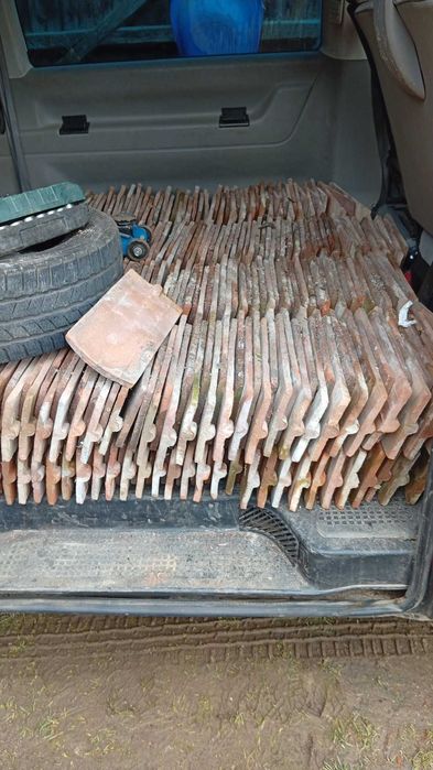 Vând țiglă solzi in stare foarte bună