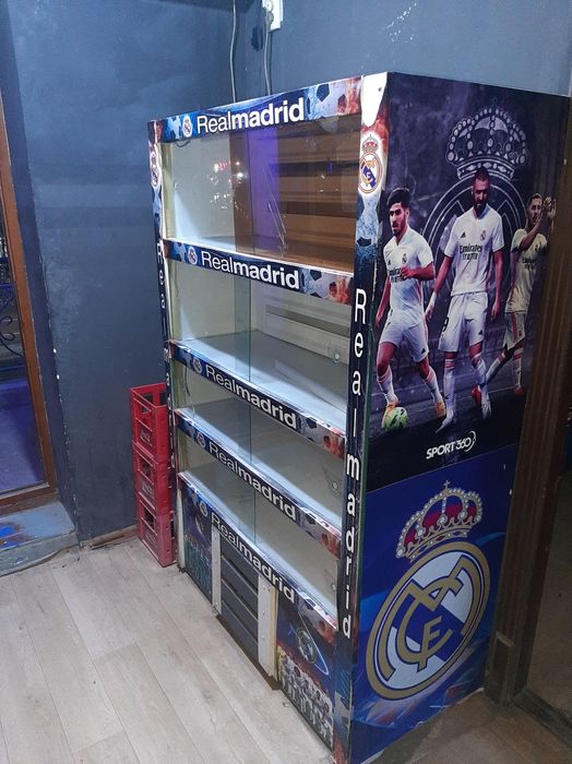 Холодильник сотилади.