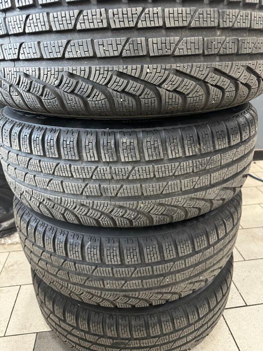 Anvelope iarna 215/60R17 Pirelli SottoZero winter