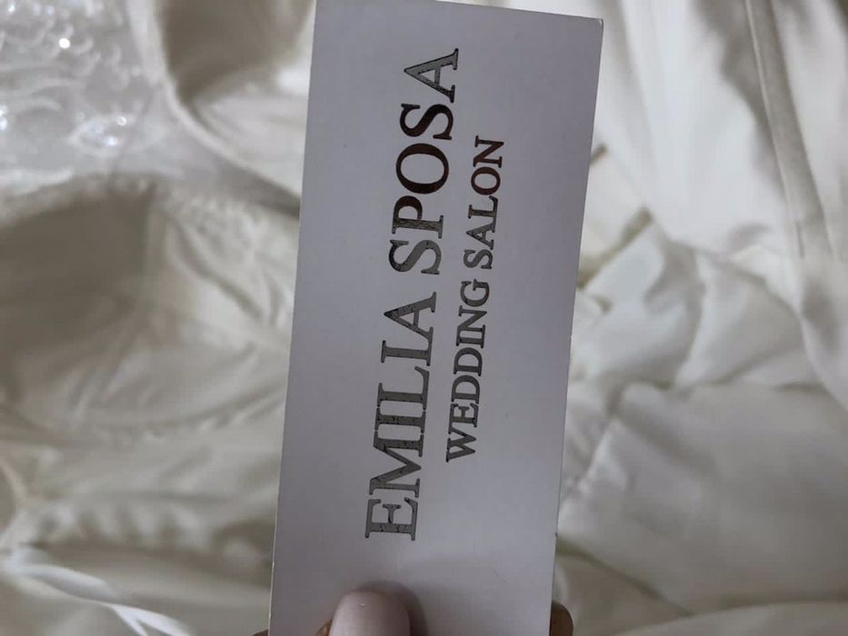 Продам свадебное платье новое