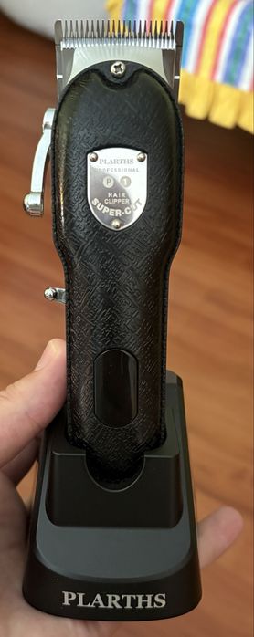 Mașină de tuns profesională PLARTHS JM-P1 – ca nouă, completă, cu cutie și accesorii