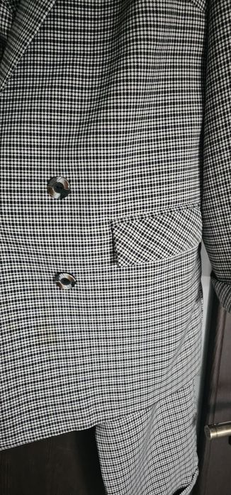 Продам костюм брючный в клетку