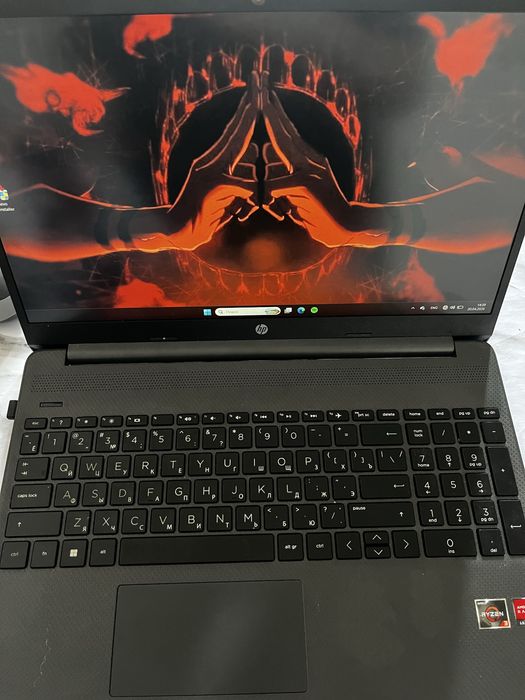 Продам ноутбук в хорошем состояние