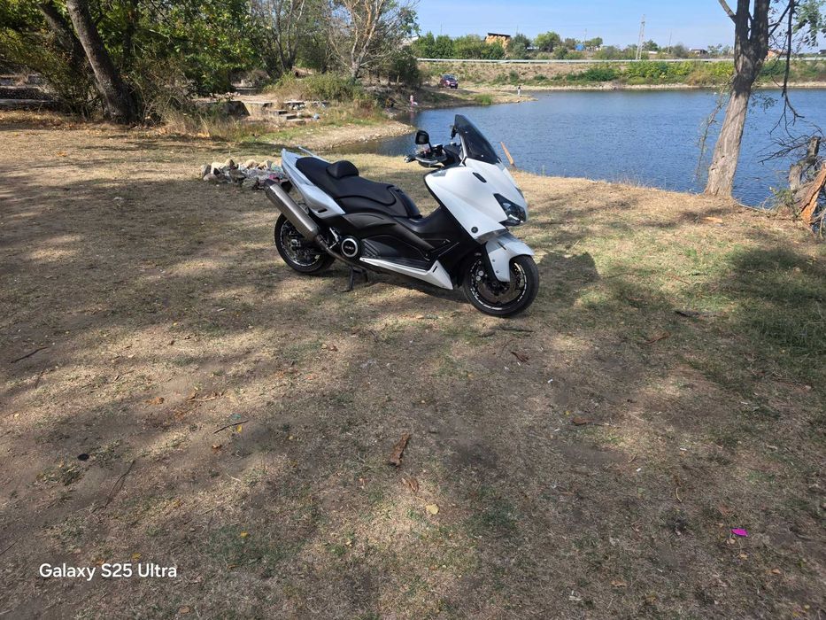 Yamaha T-max 530