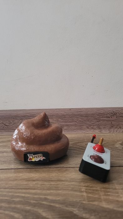 Гоночная шуточная какашка