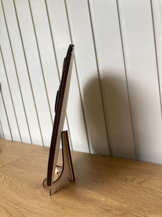 Copacul familiei din lemn cu inimi gravate