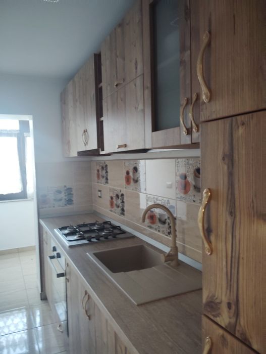 Vand garsoniera complect renovata si mobilata