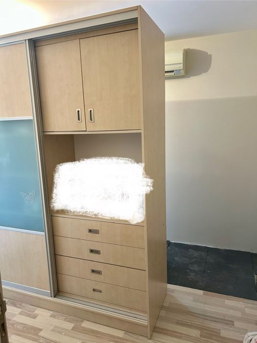 Гардероб с плъзгащи врати