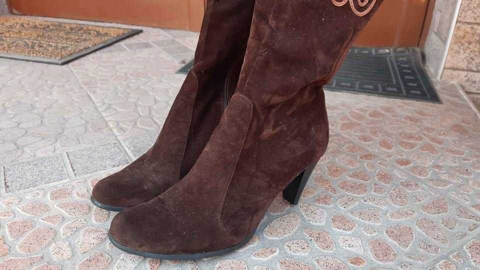Дамски ботуши, велурени