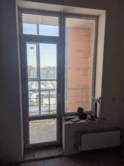Пластиковая Дверь и окно на балкон самовывоз