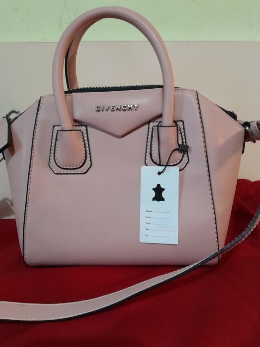 Чанта от естествена кожа Givenchi