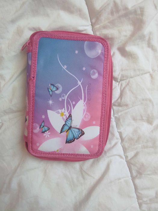 Несесер с две прегради