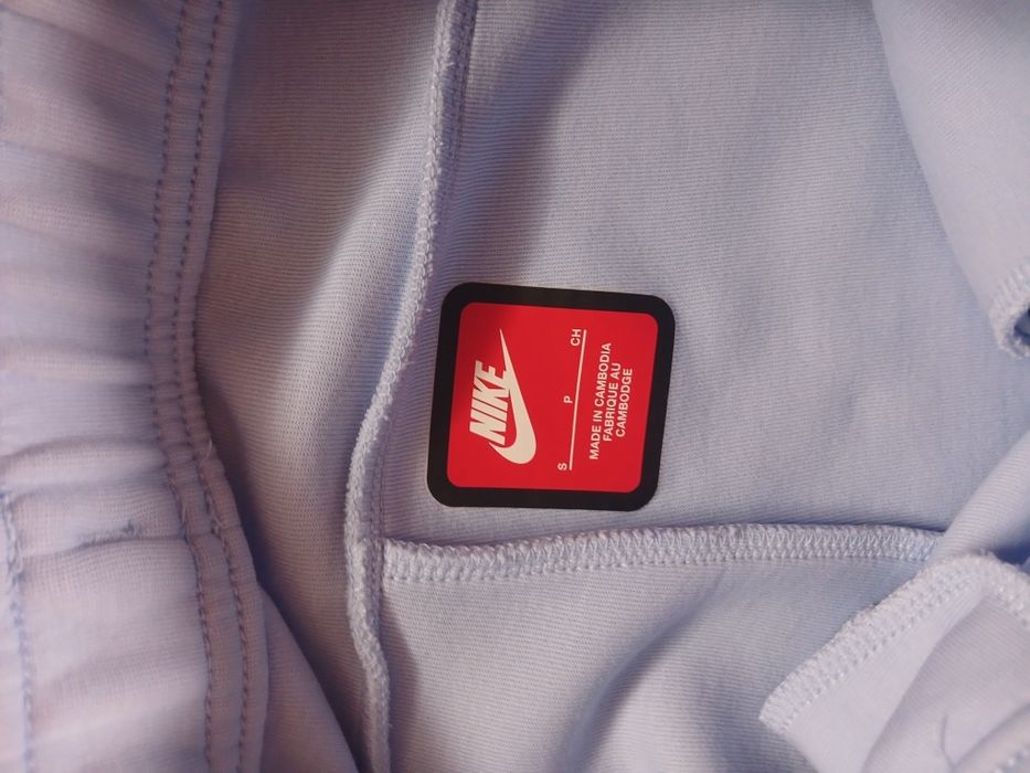 Pantaloni nike tech