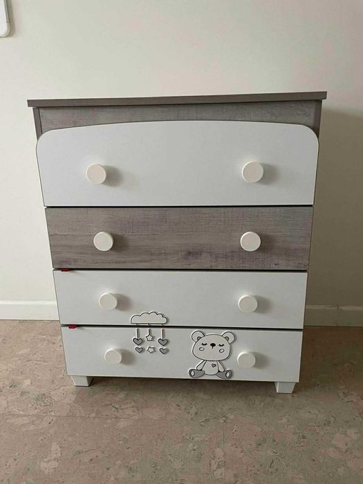 Детски шкаф в идеално състояние