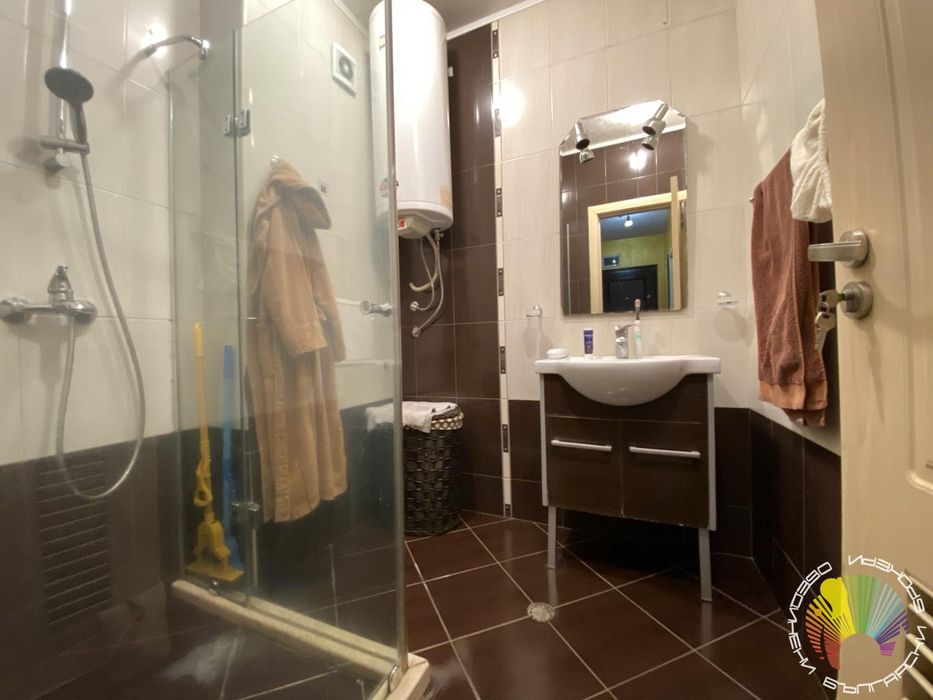 Дава се под наем Тристаен апартамент в Бургас, Възраждане - 100 кв.м за 612 € - Снимка #6